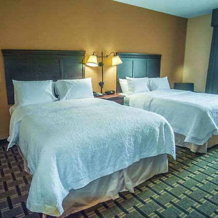 Hampton Inn & Suites Palestine Bagian luar foto