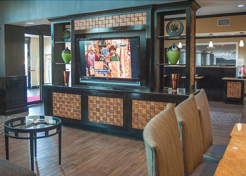 Hampton Inn & Suites Palestine Bagian luar foto