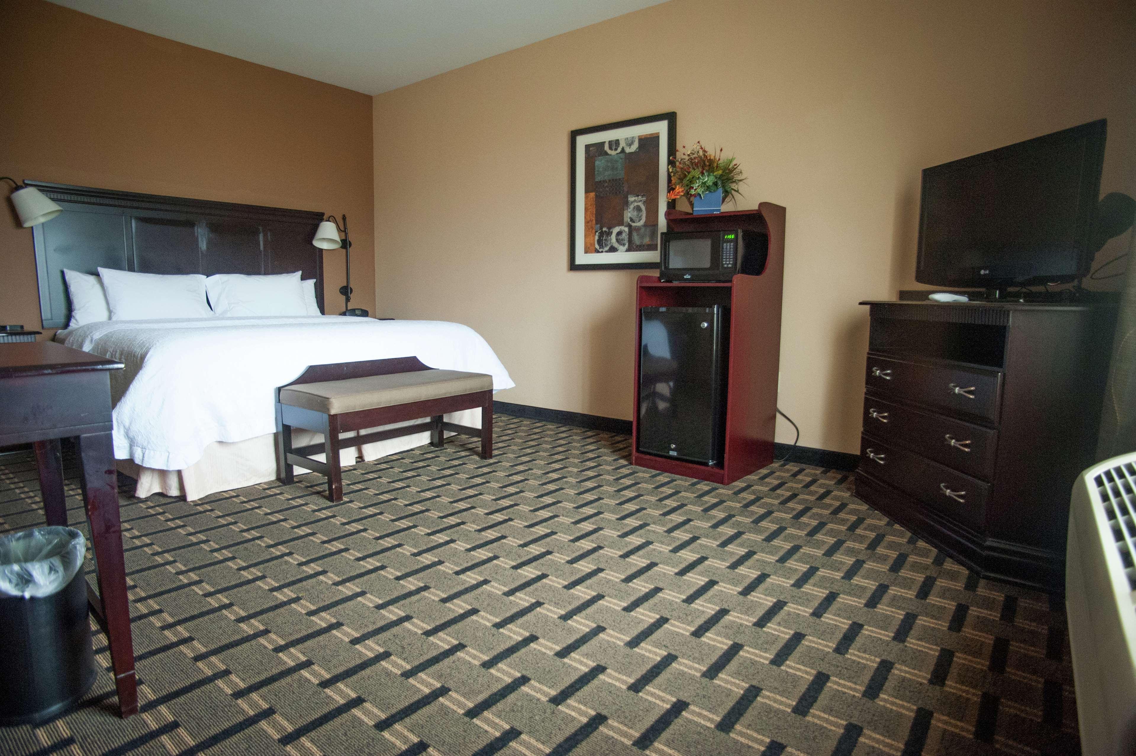 Hampton Inn & Suites Palestine Bagian luar foto