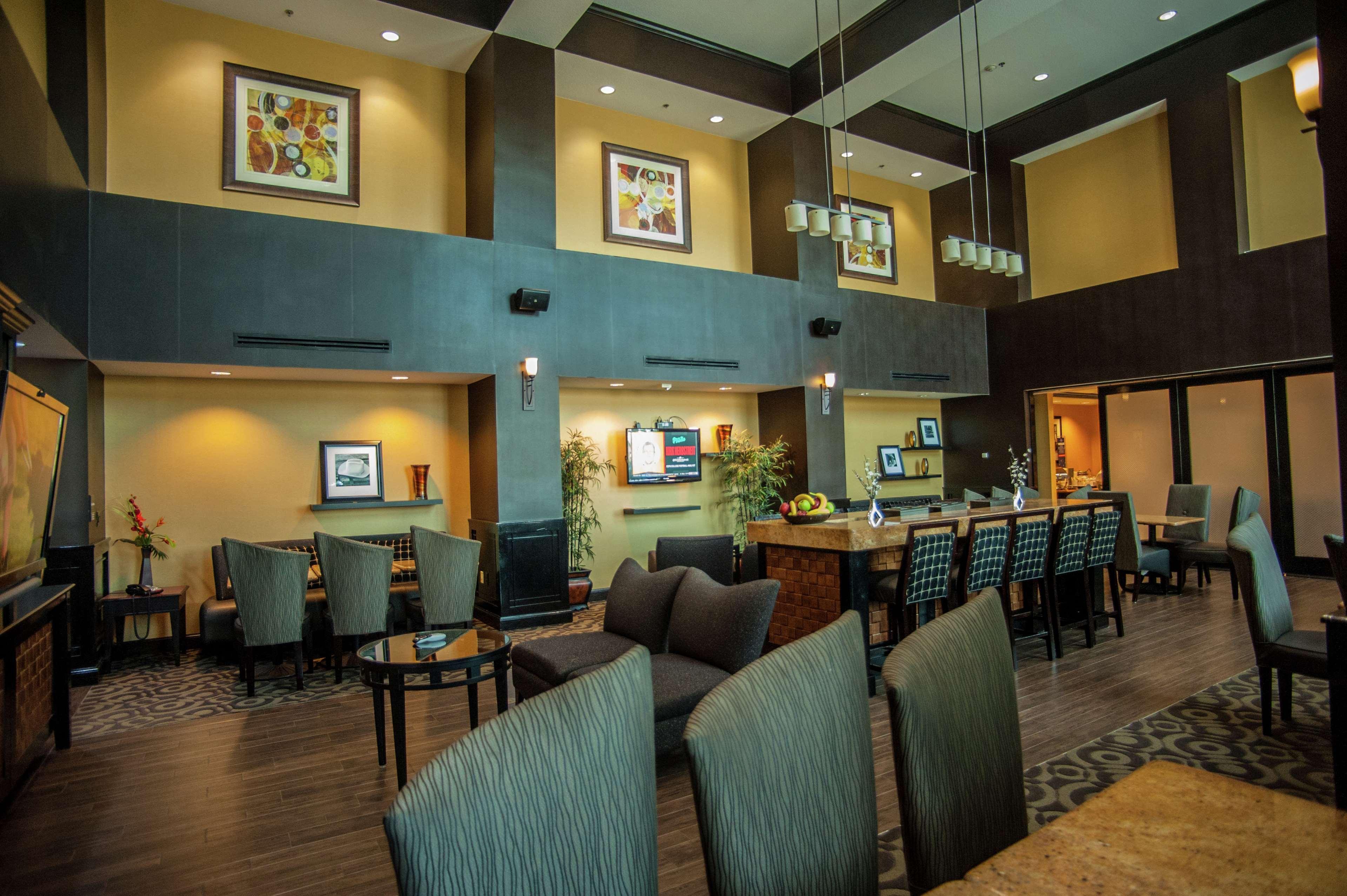 Hampton Inn & Suites Palestine Bagian luar foto