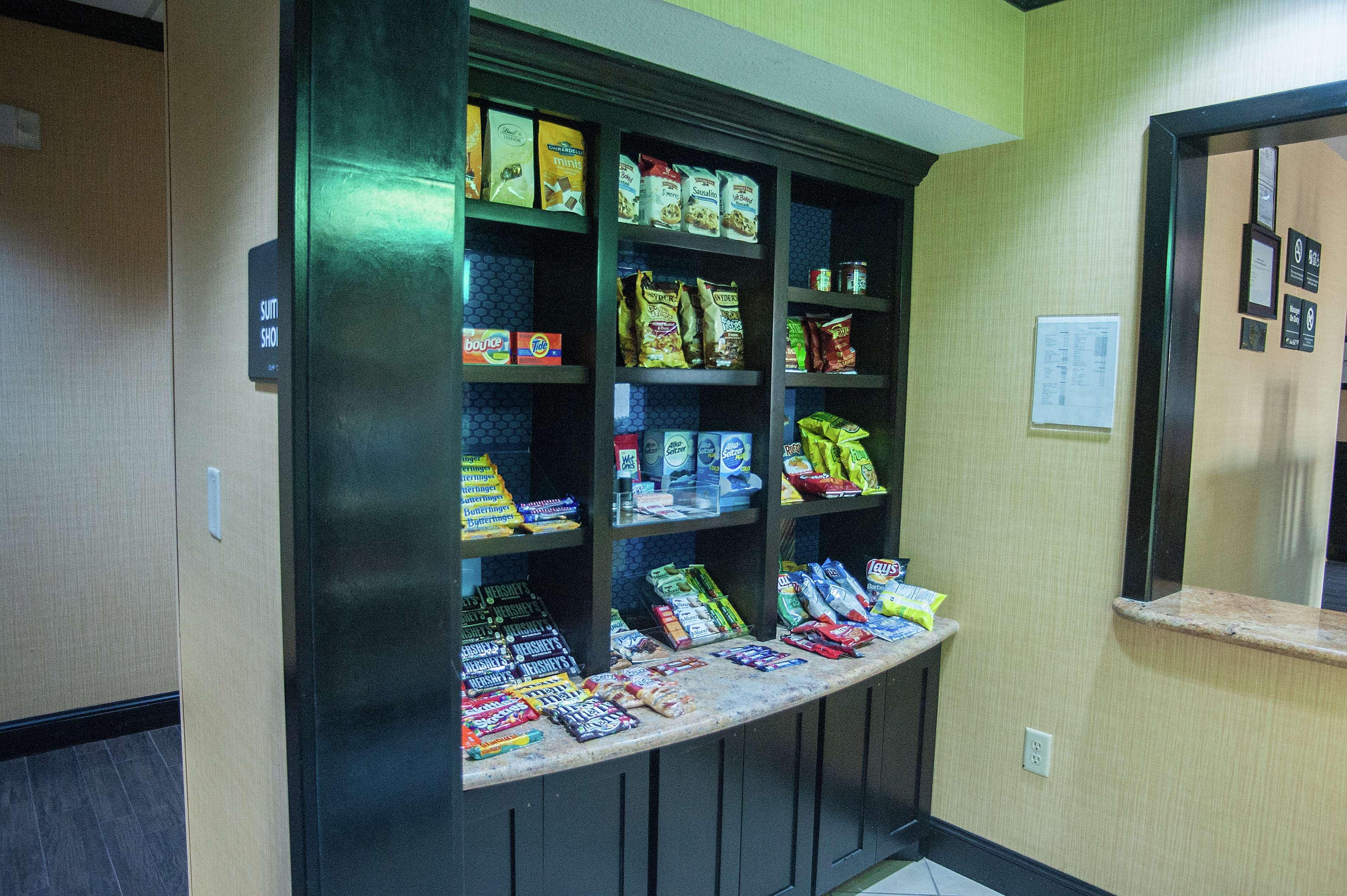 Hampton Inn & Suites Palestine Bagian luar foto