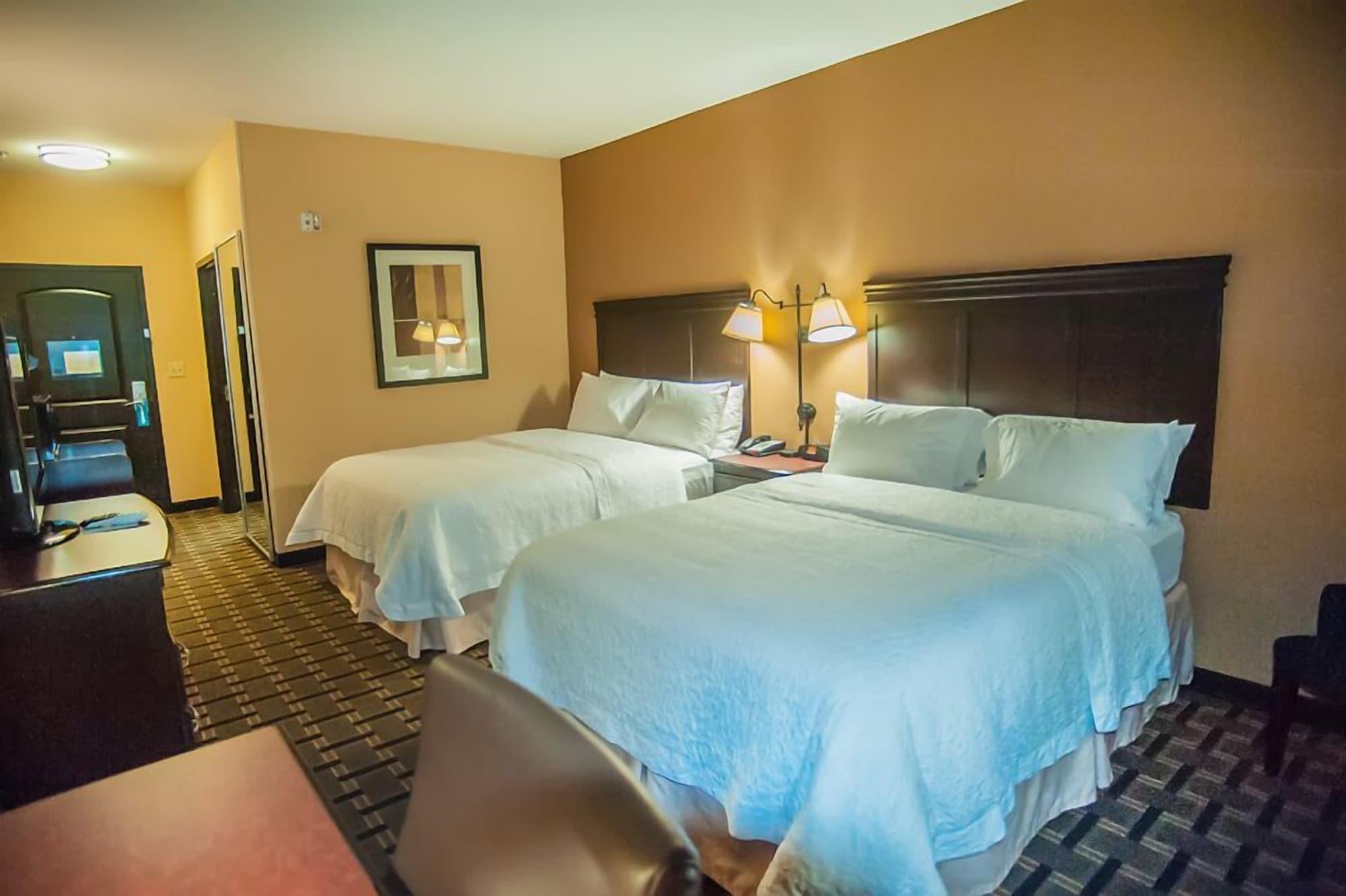 Hampton Inn & Suites Palestine Bagian luar foto