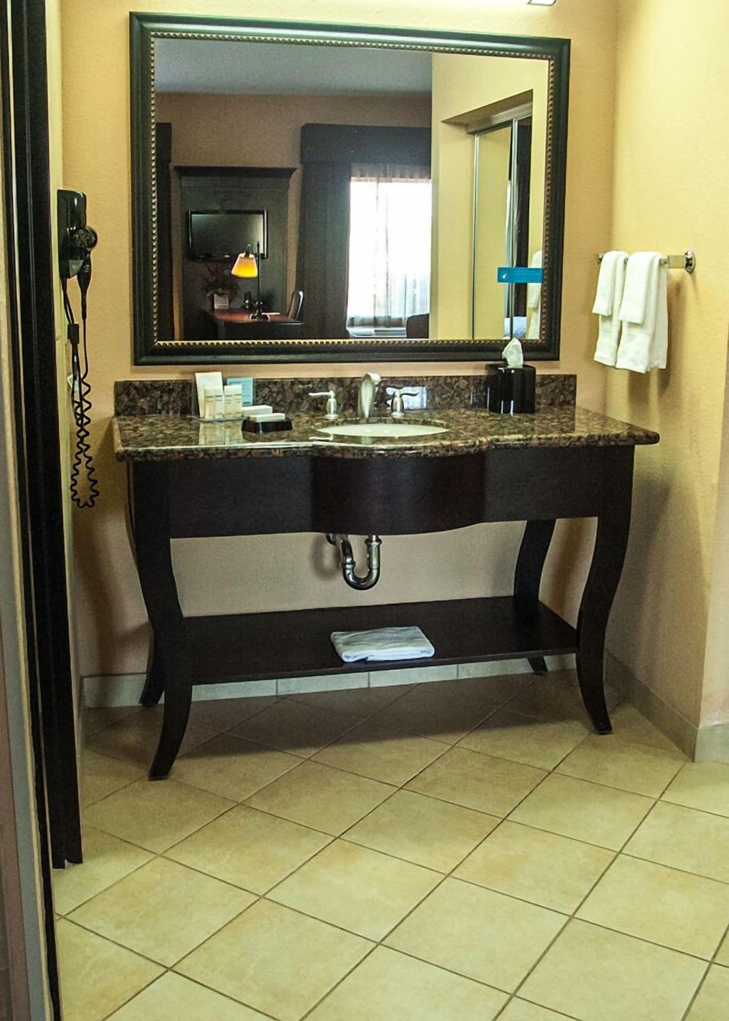 Hampton Inn & Suites Palestine Bagian luar foto