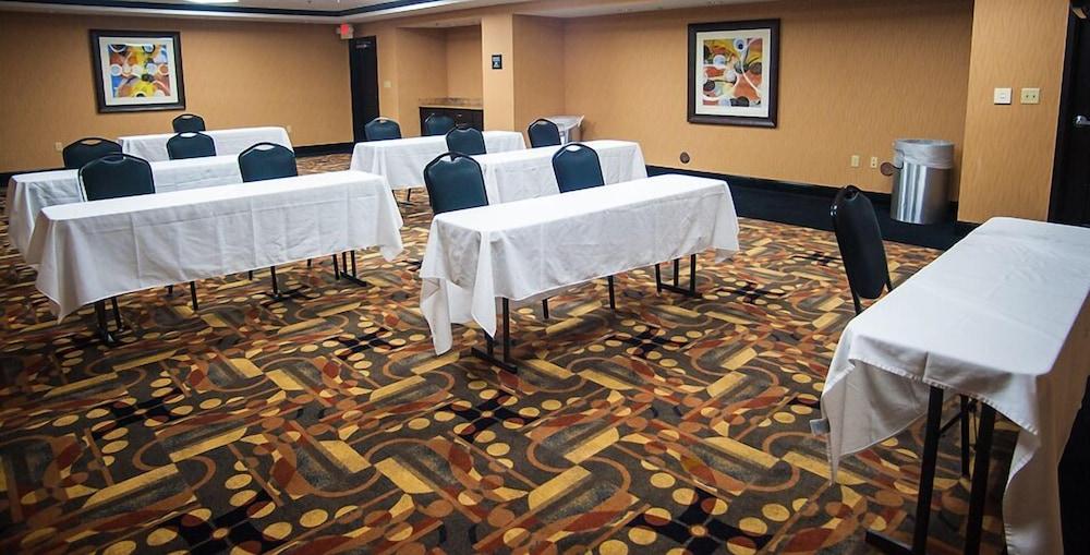 Hampton Inn & Suites Palestine Bagian luar foto