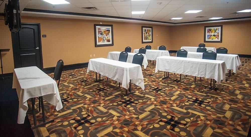 Hampton Inn & Suites Palestine Bagian luar foto