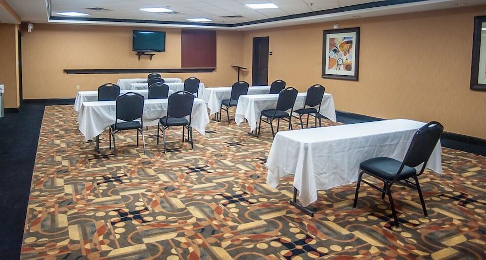 Hampton Inn & Suites Palestine Bagian luar foto