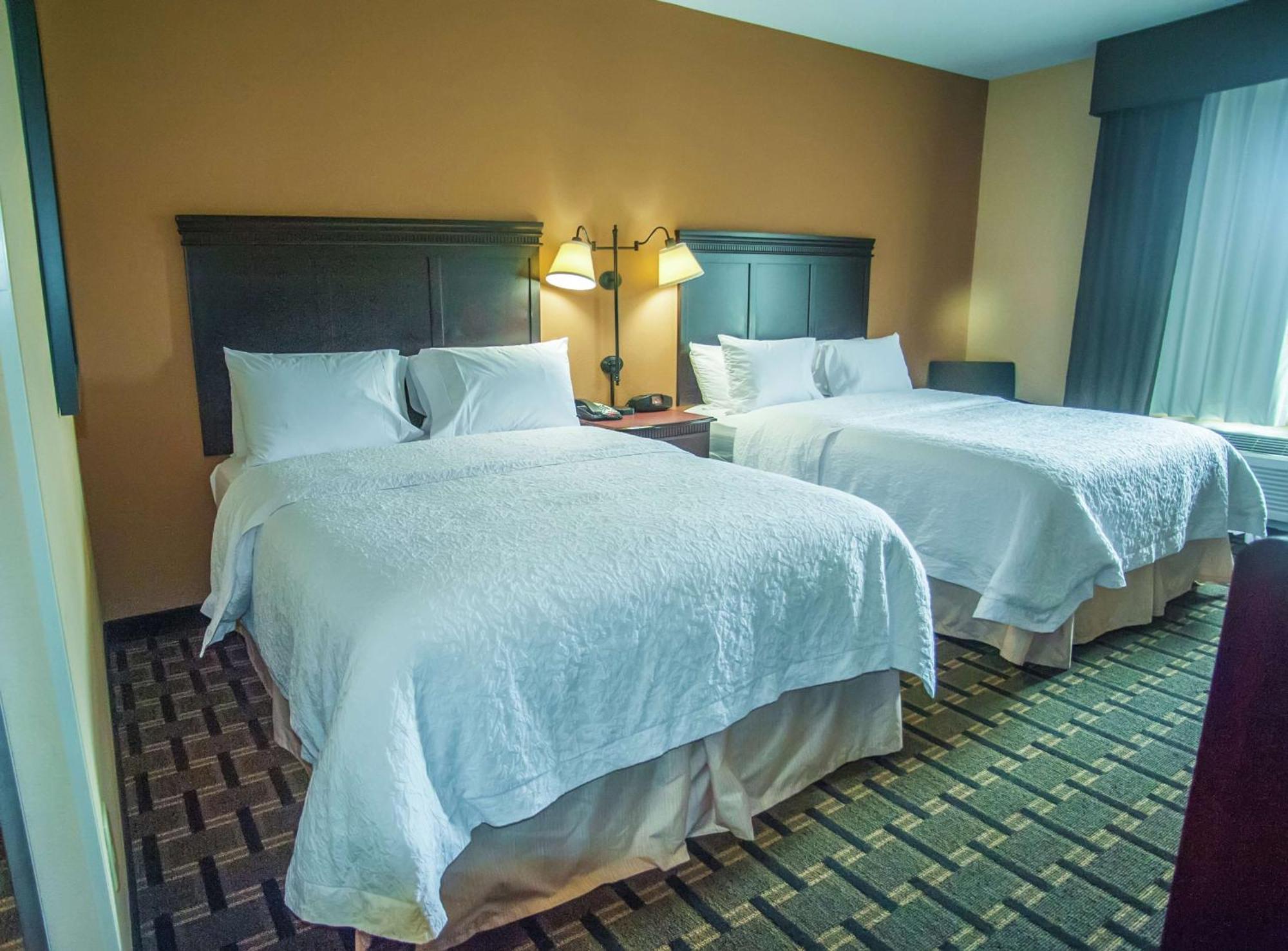Hampton Inn & Suites Palestine Bagian luar foto