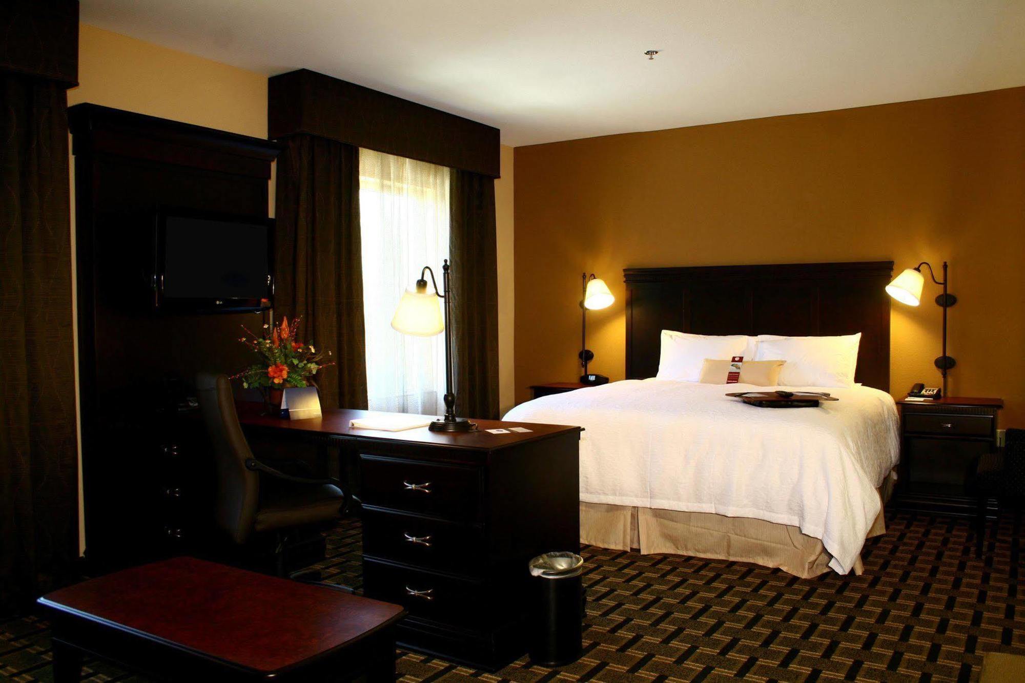 Hampton Inn & Suites Palestine Ruang foto