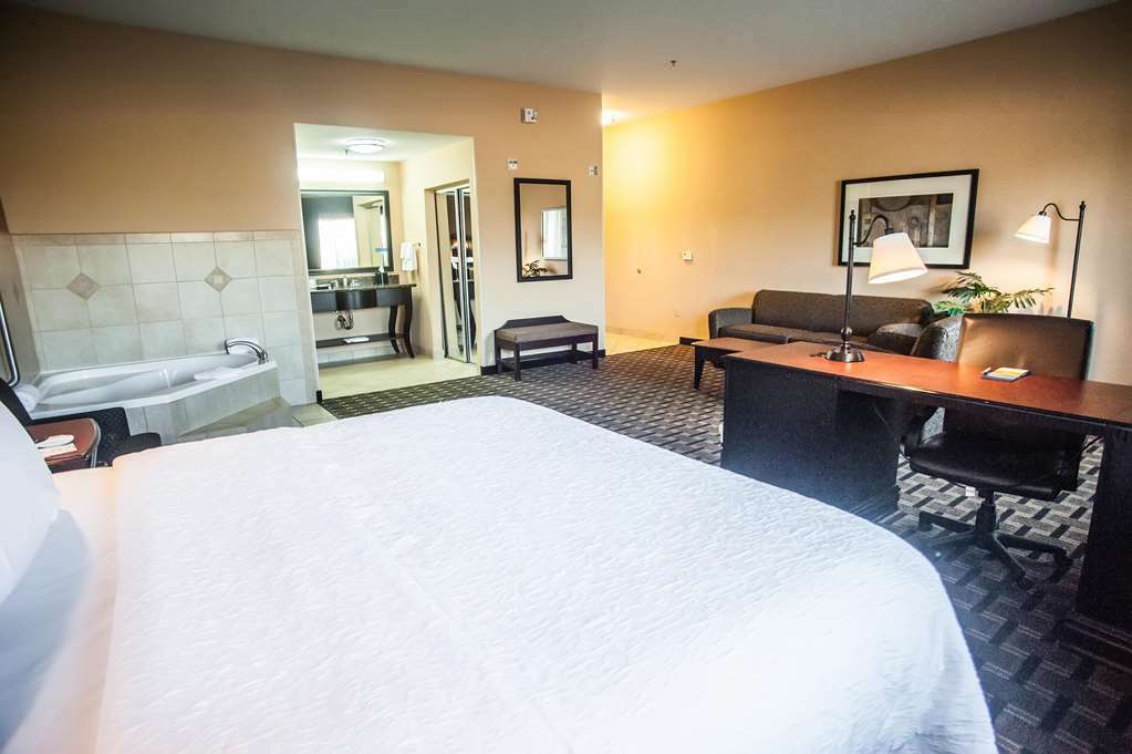 Hampton Inn & Suites Palestine Ruang foto