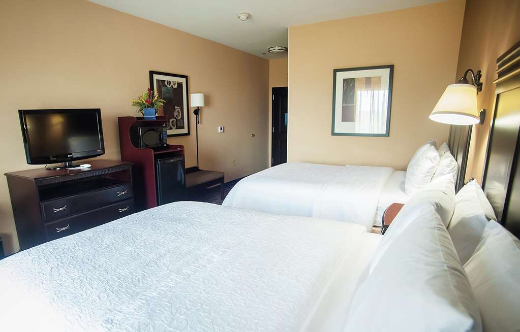 Hampton Inn & Suites Palestine Ruang foto